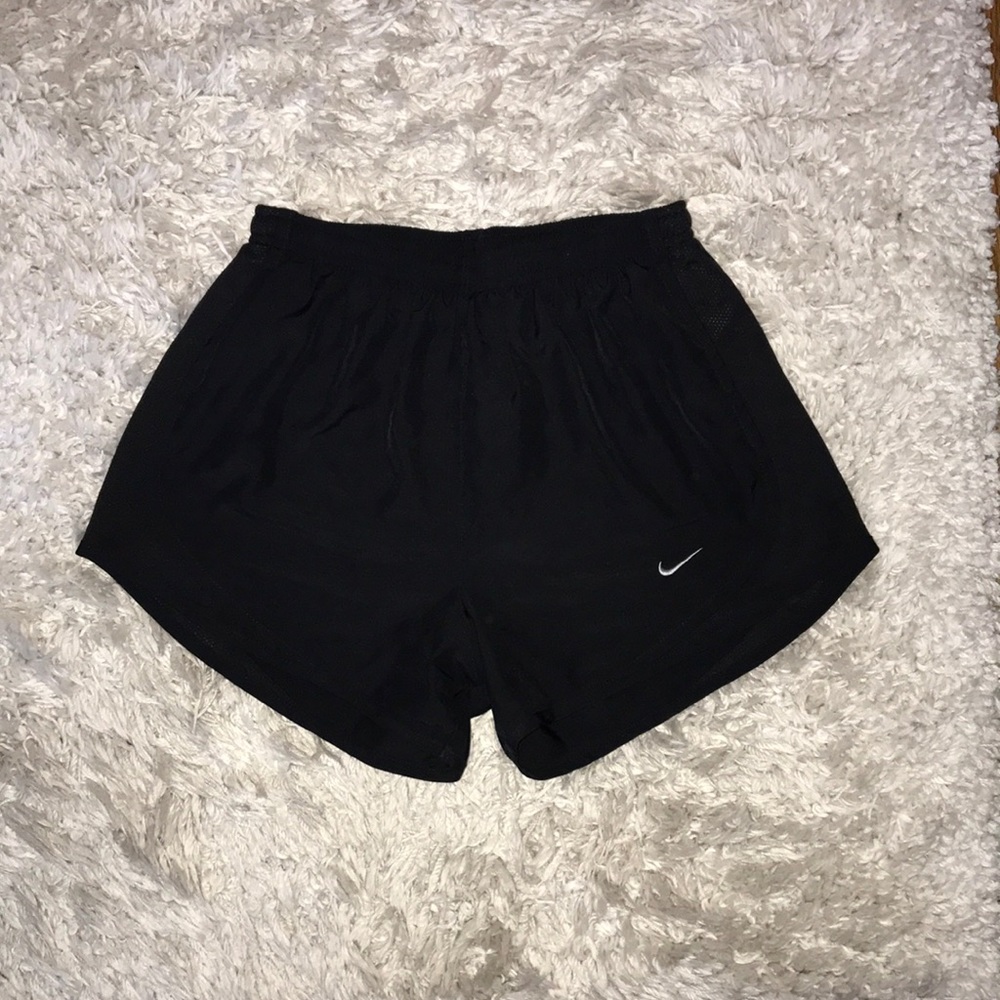 Women’s XS all black nike shorts